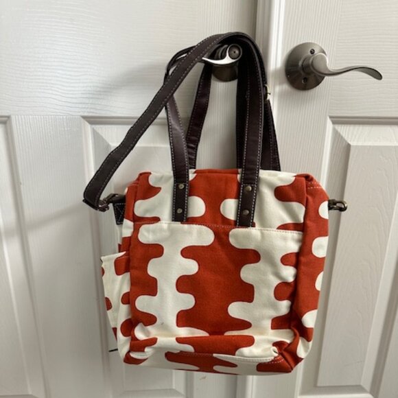 Maika Commuter Tote - Picture 13 of 14